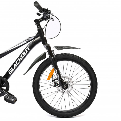 Горный велосипед 22" BLACKOUT,  скоростной, дисковые  тормоза, 22", SHIMANO,  2023, чёрно-белый